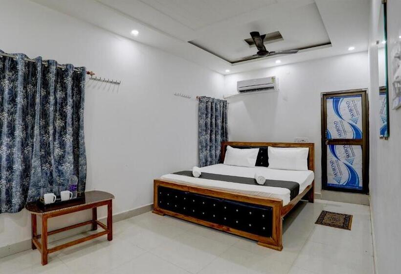 Hotel Atharva Palace