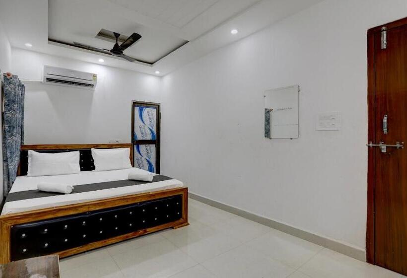 Hotel Atharva Palace