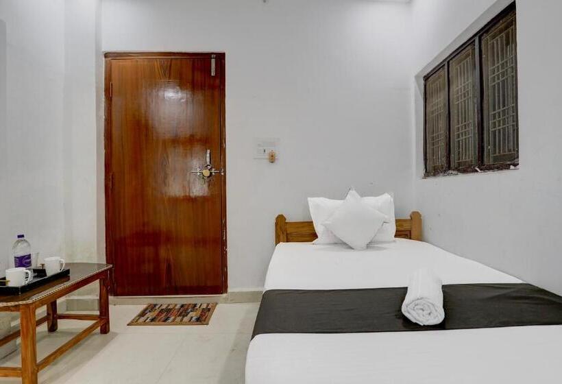 Hotel Atharva Palace