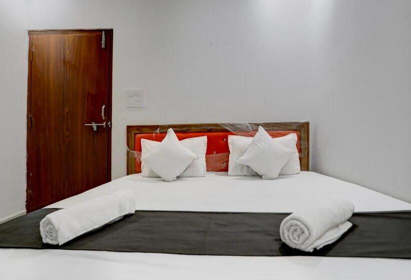 Hotel Atharva Palace