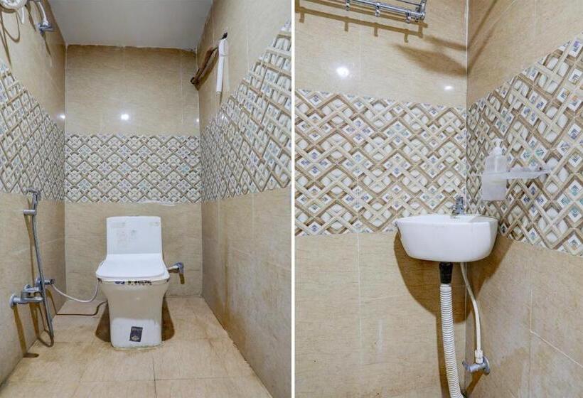 Hotel Atharva Palace