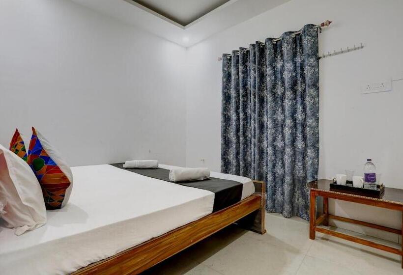 Hotel Atharva Palace