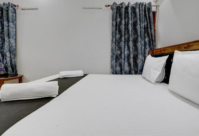 Hotel Atharva Palace