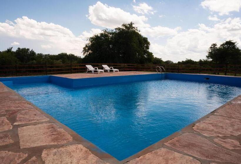 هتل Ayres Del Golf Posada Restó