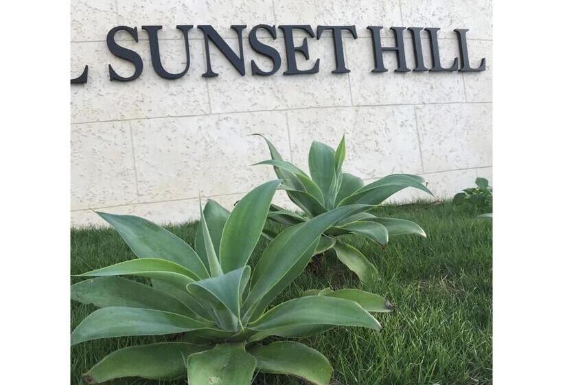 בית מלון כפרי Sunset Hill   Vacation Stay 94797v