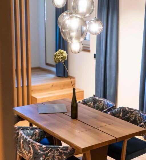 Hotelli Weindomizil Hagn