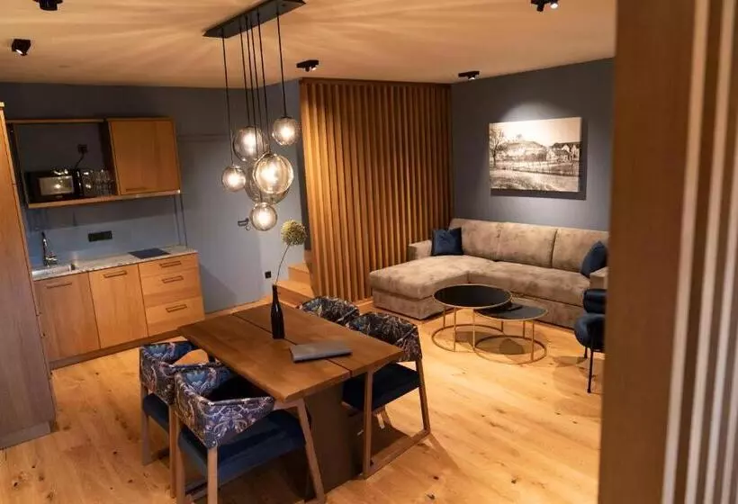 Hotelli Weindomizil Hagn