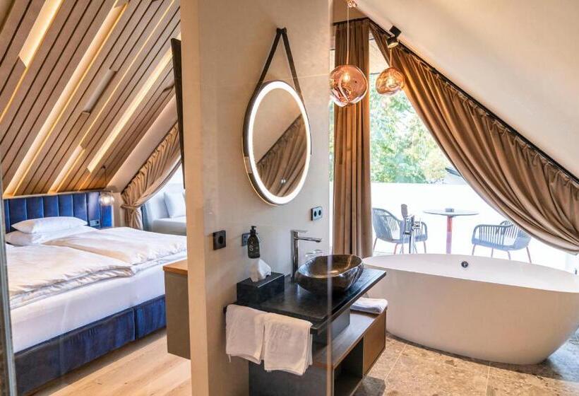 Hotelli Weindomizil Hagn