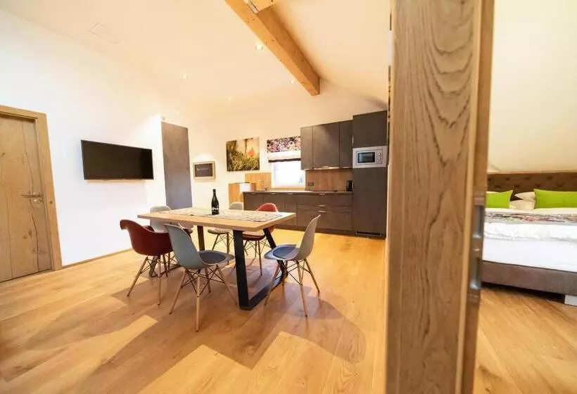 Hotelli Weindomizil Hagn