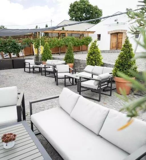 Hotelli Weindomizil Hagn