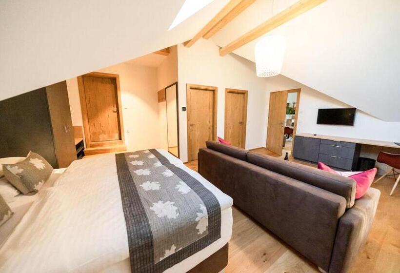 Hotelli Weindomizil Hagn