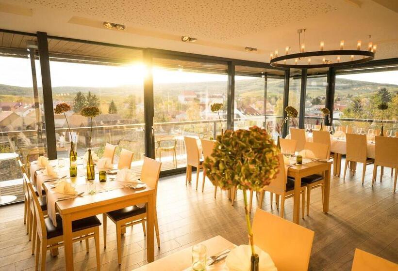 Hotelli Weindomizil Hagn