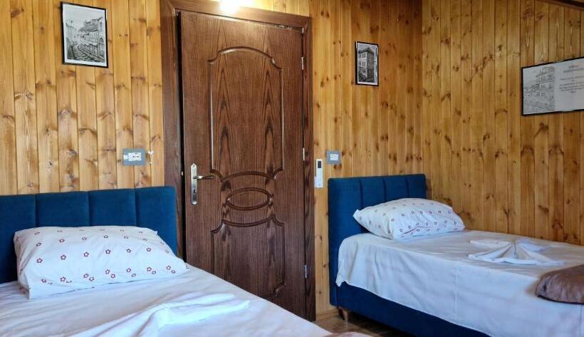 پانسیون Shena Guest House