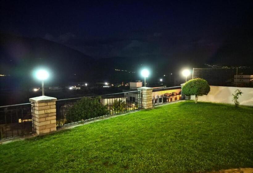 پانسیون Shena Guest House