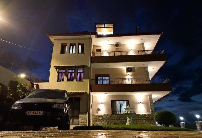 پانسیون Shena Guest House