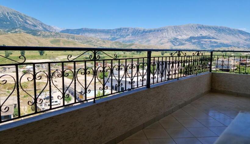 پانسیون Shena Guest House