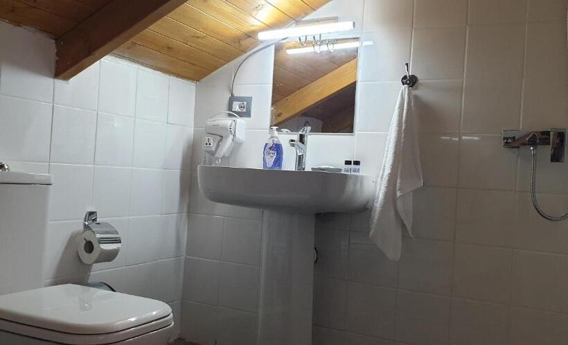 پانسیون Shena Guest House