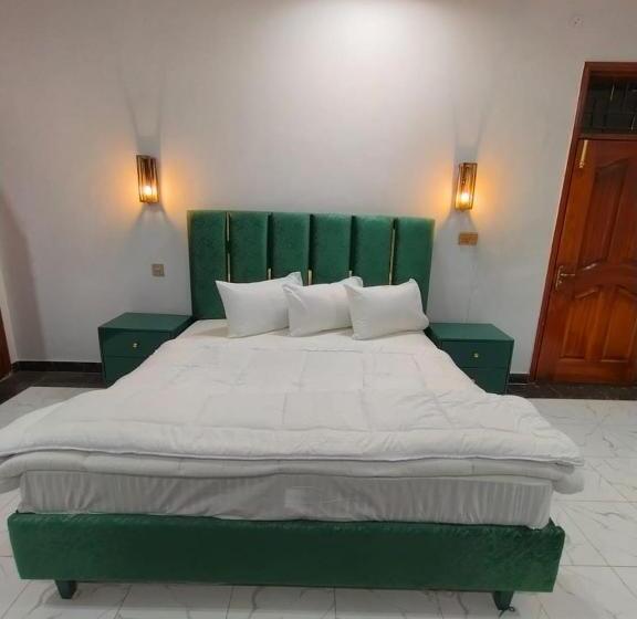 هتل Roomi Rezidor Multan