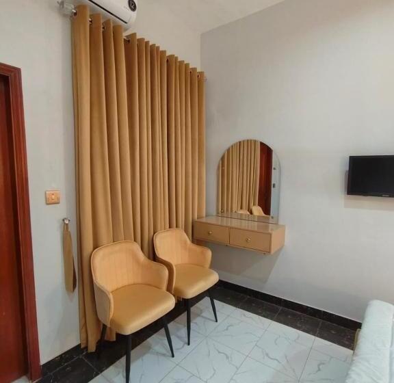 هتل Roomi Rezidor Multan