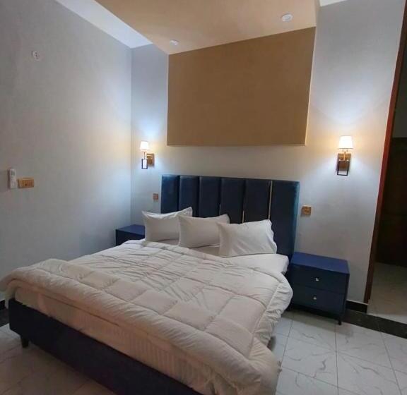 هتل Roomi Rezidor Multan