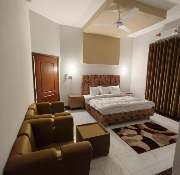 هتل Roomi Rezidor Multan