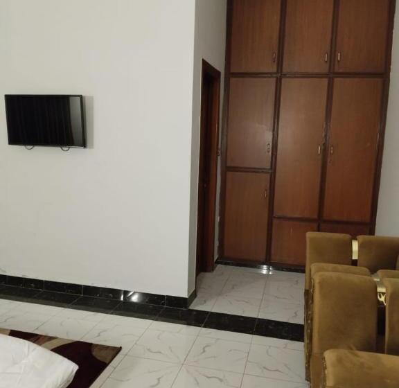 هتل Roomi Rezidor Multan