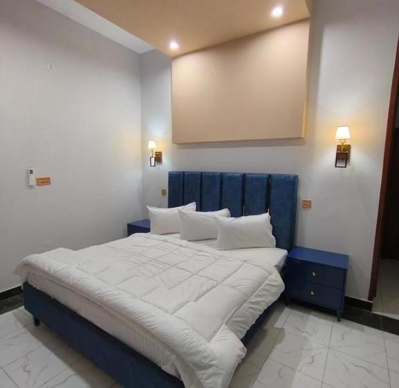 هتل Roomi Rezidor Multan