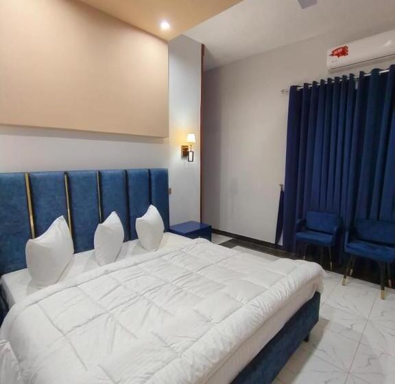 هتل Roomi Rezidor Multan