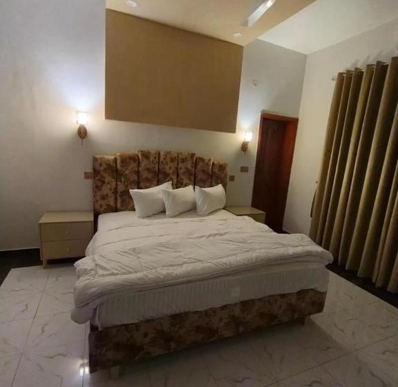 هتل Roomi Rezidor Multan