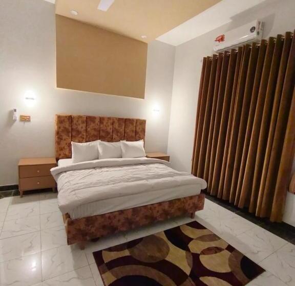 هتل Roomi Rezidor Multan