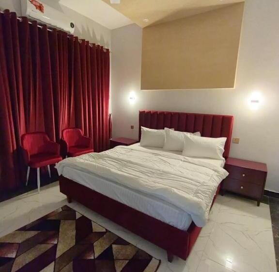 هتل Roomi Rezidor Multan