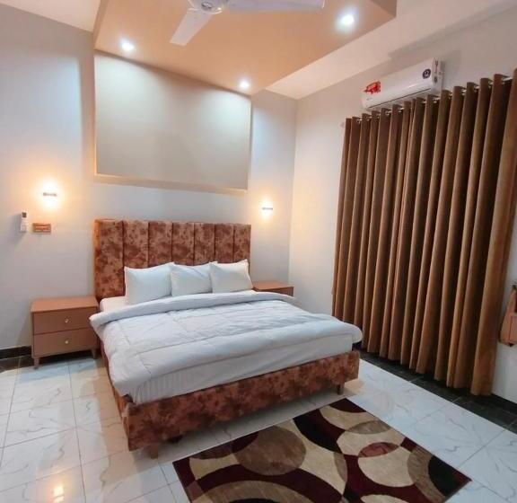 هتل Roomi Rezidor Multan