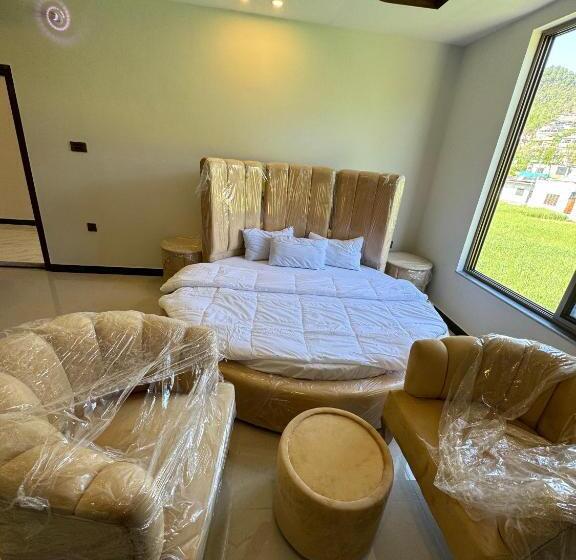 هتل Royal Shangrila Balakot