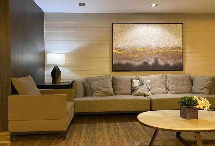 Hotel Staycations Up Above 4 Modern 1br @ Air