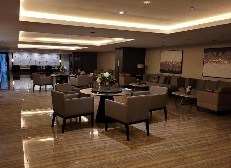 Hotel Staycations Up Above 4 Modern 1br @ Air