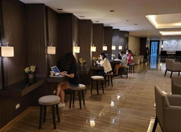 Hotel Staycations Up Above 4 Modern 1br @ Air