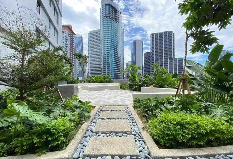 Hotel Staycations Up Above 4 Modern 1br @ Air