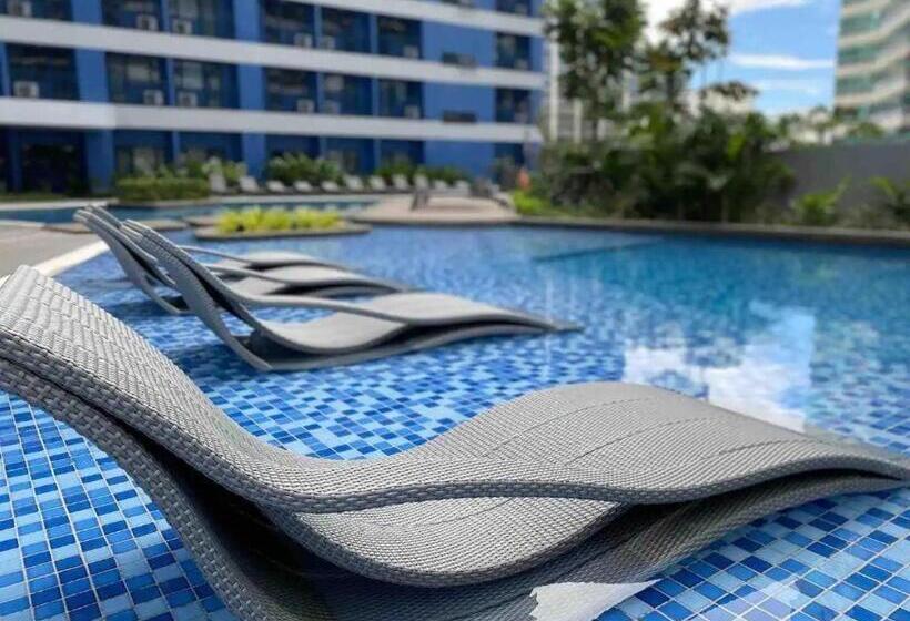 Hotel Staycations Up Above 4 Modern 1br @ Air