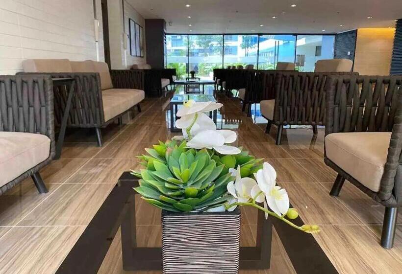 Hotel Staycations Up Above 4 Modern 1br @ Air