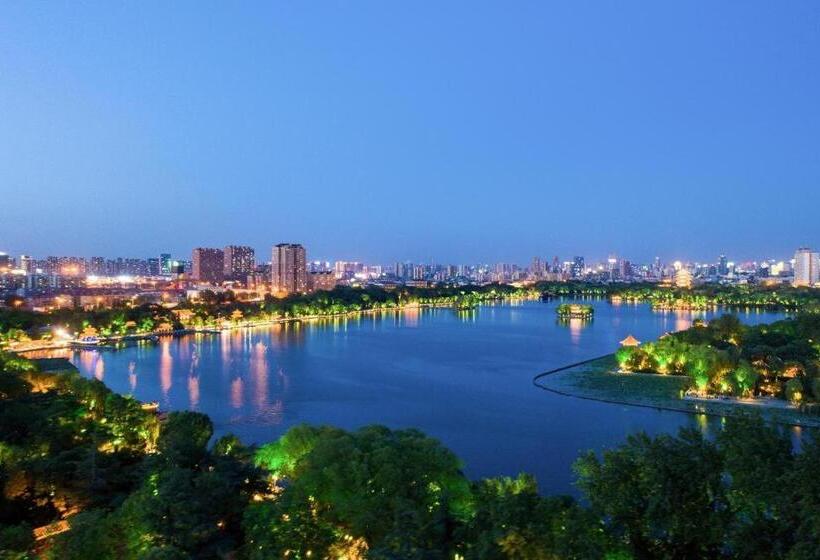 Ji Hotel Jinan Daming Lake Tongyuanju Front Street