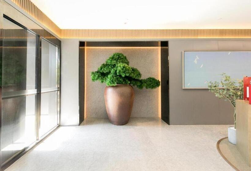 Ji Hotel Jinan Daming Lake Tongyuanju Front Street