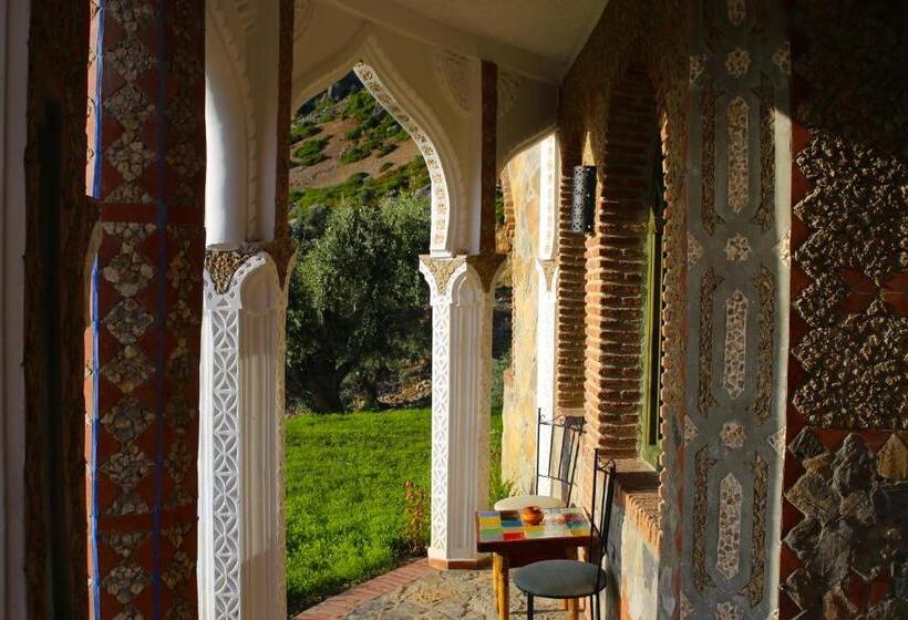 پانسیون Haven Hills Social Club