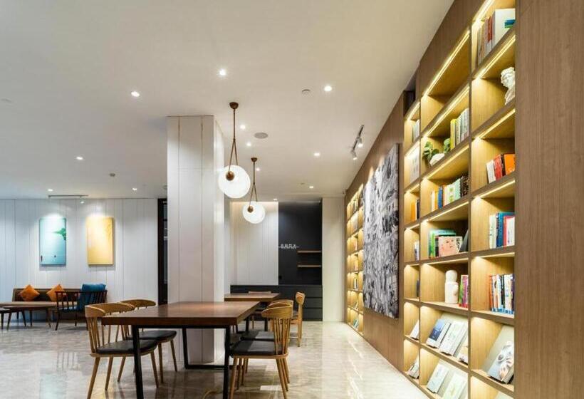 Hanting Hotel Baoding Baigou International Suitcase And Bags Bazaar