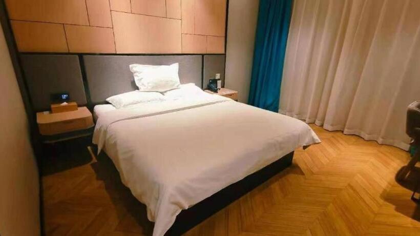 Starway Hotel Linqi Renmin Square