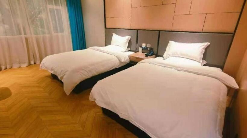 Starway Hotel Linqi Renmin Square