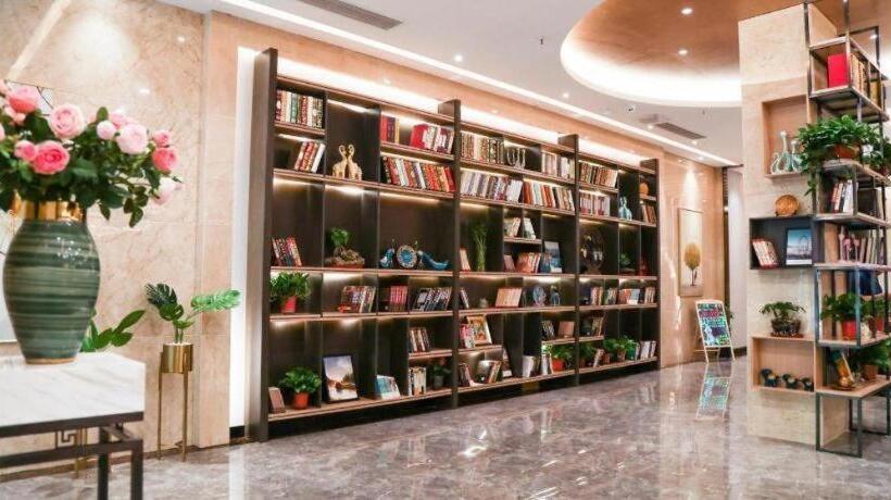 Starway Hotel Linqi Renmin Square