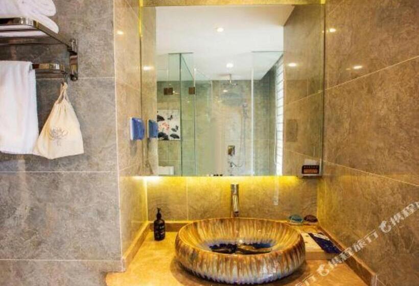 Starway Hotel Luoyang Sports Center