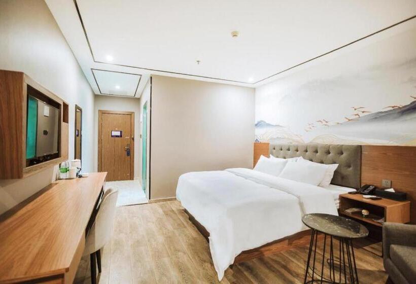 Starway Hotel Nanchang Honggutan Cuiyuan Road Metro Station