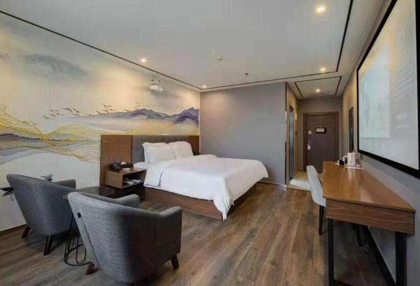 Starway Hotel Nanchang Honggutan Cuiyuan Road Metro Station