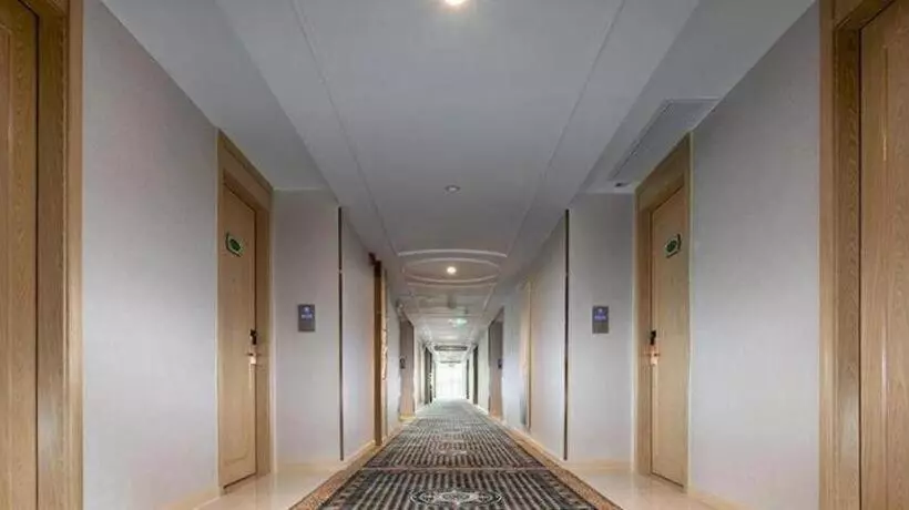 Vienna Hotel Guangdong Foshan West Station Airport Luocun